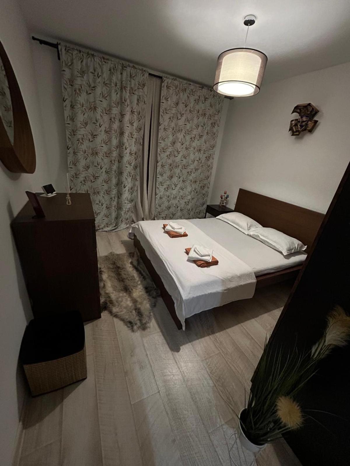 Cozy Apartment 130E By Plaza Boekarest Buitenkant foto
